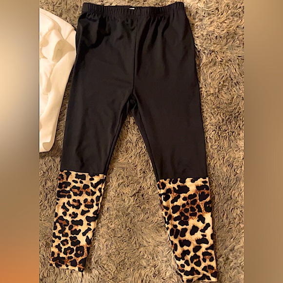 🖤 Beyond inlove with this never worn Adorable girls legging& sweatshirt set!🖤 - Picture 8 of 8